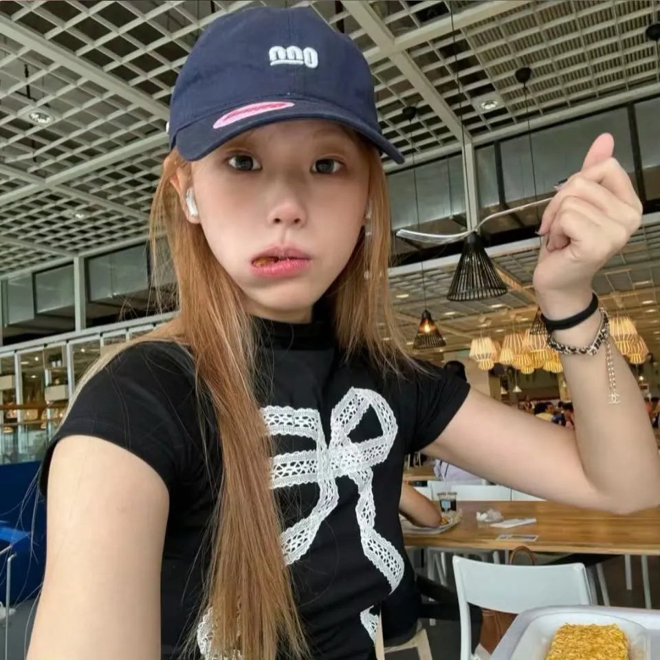 绿野红鸾